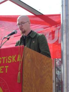 Erik Gustafsson, Revolution&auml;r Kommunistisk Ungdom, talar